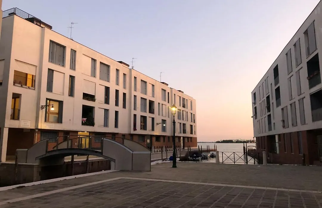 Modern Sunny Apartment In Residental Area-1